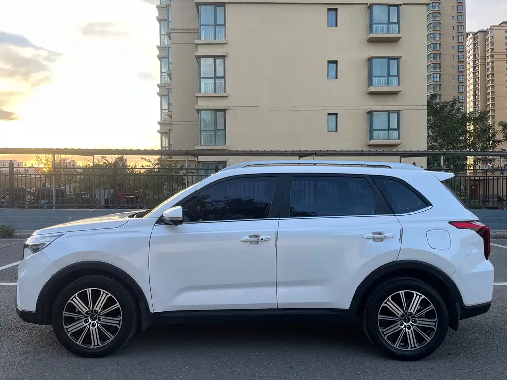 Kia Sportage — фото 13