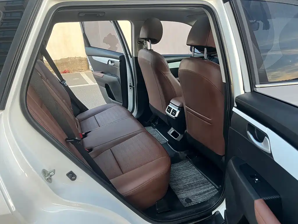 Kia Sportage — фото 7