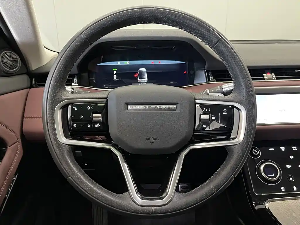 Land Rover Evoque PHEV — фото 13