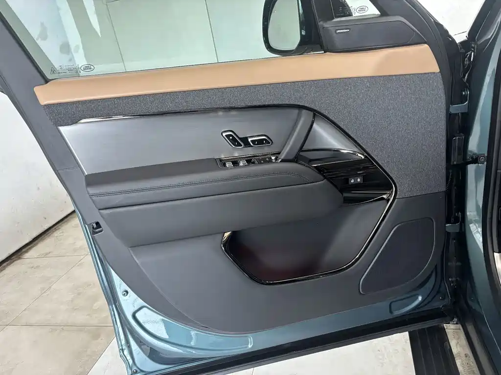 Land Rover Sport — фото 11