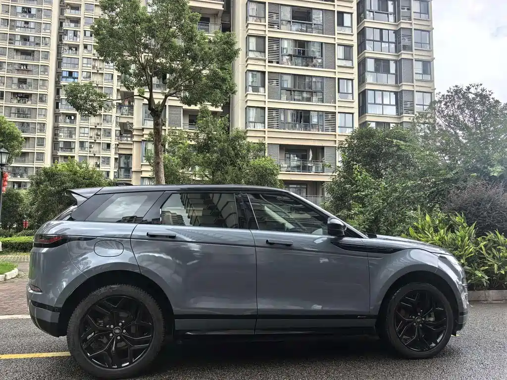 Land Rover Evoque — фото 15