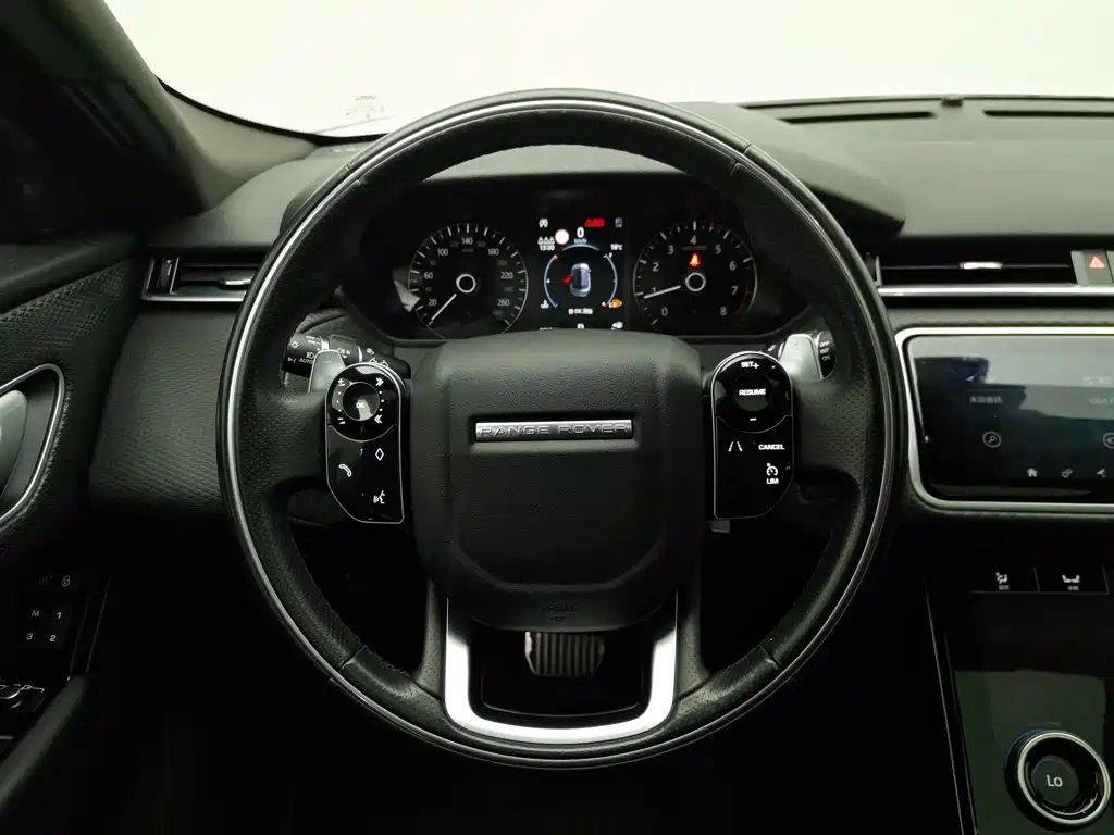 Land Rover Velar — фото 11