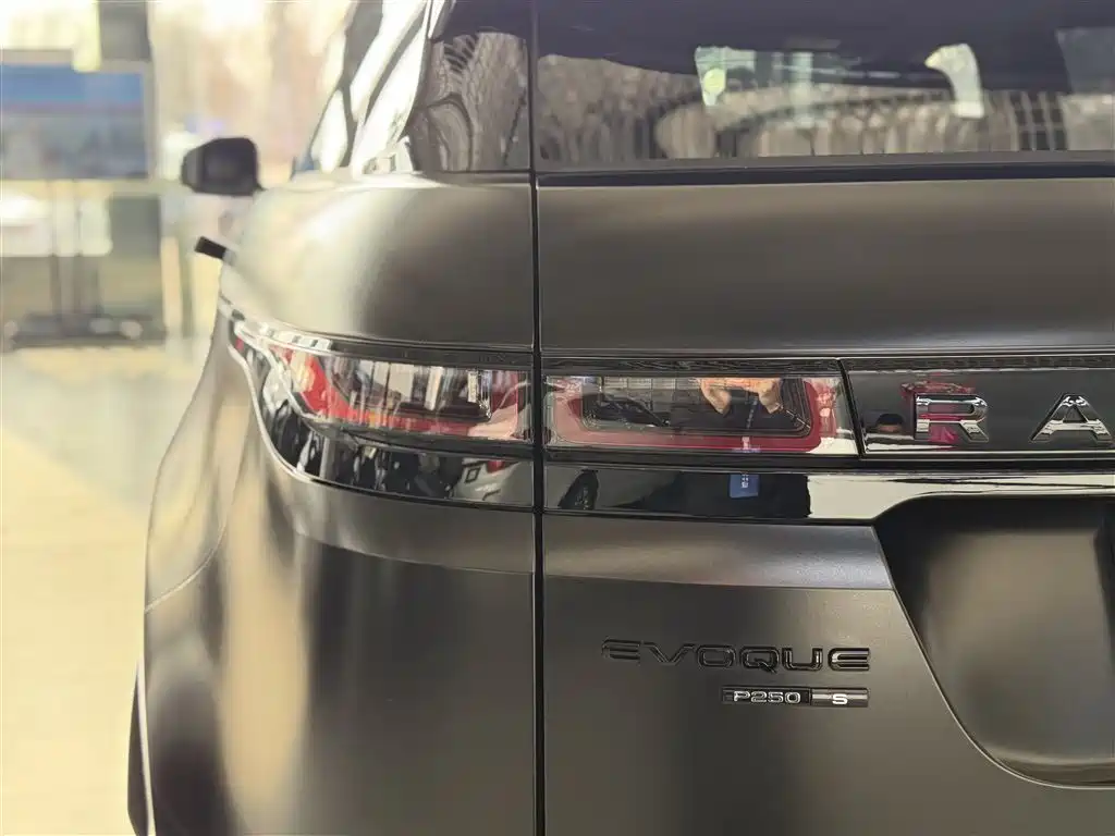 Land Rover Evoque — фото 13