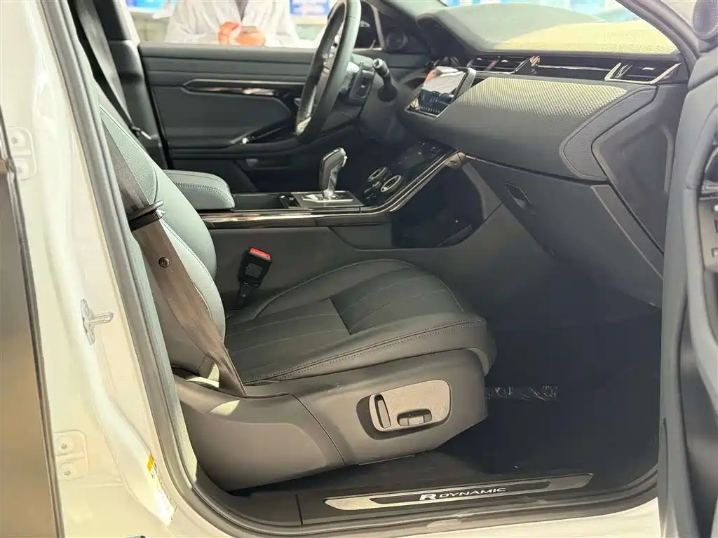 Land Rover Evoque — фото 20