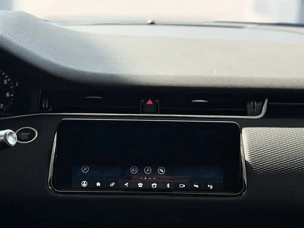 Land Rover Evoque — фото 23