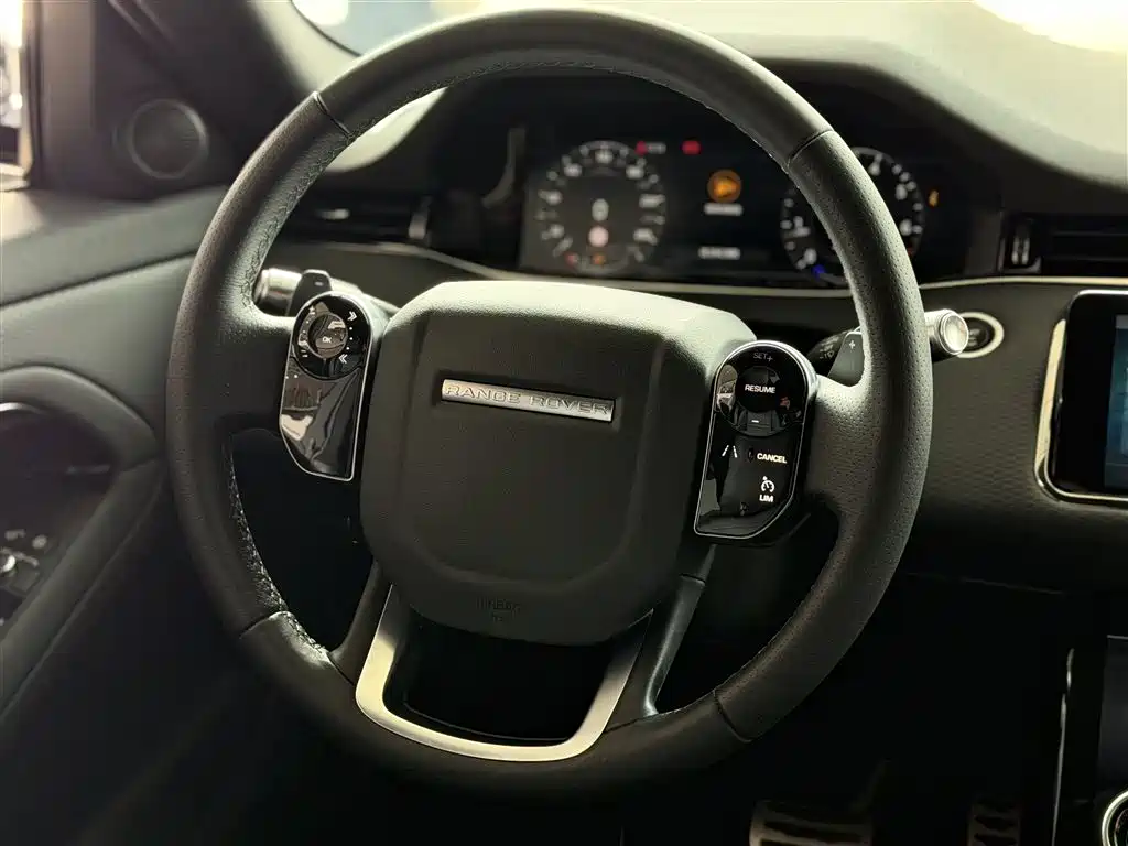 Land Rover Evoque — фото 26