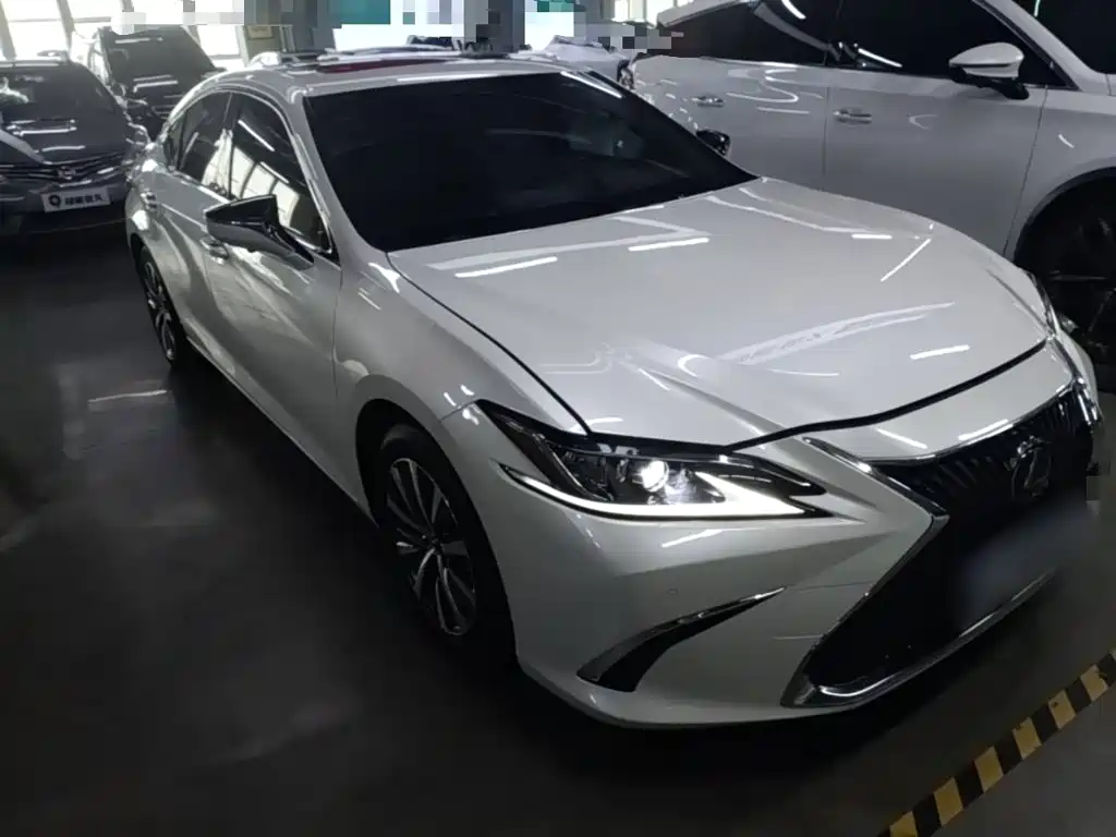 Lexus ES — фото 4