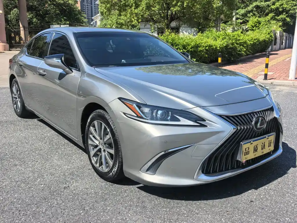 Lexus ES — фото 2