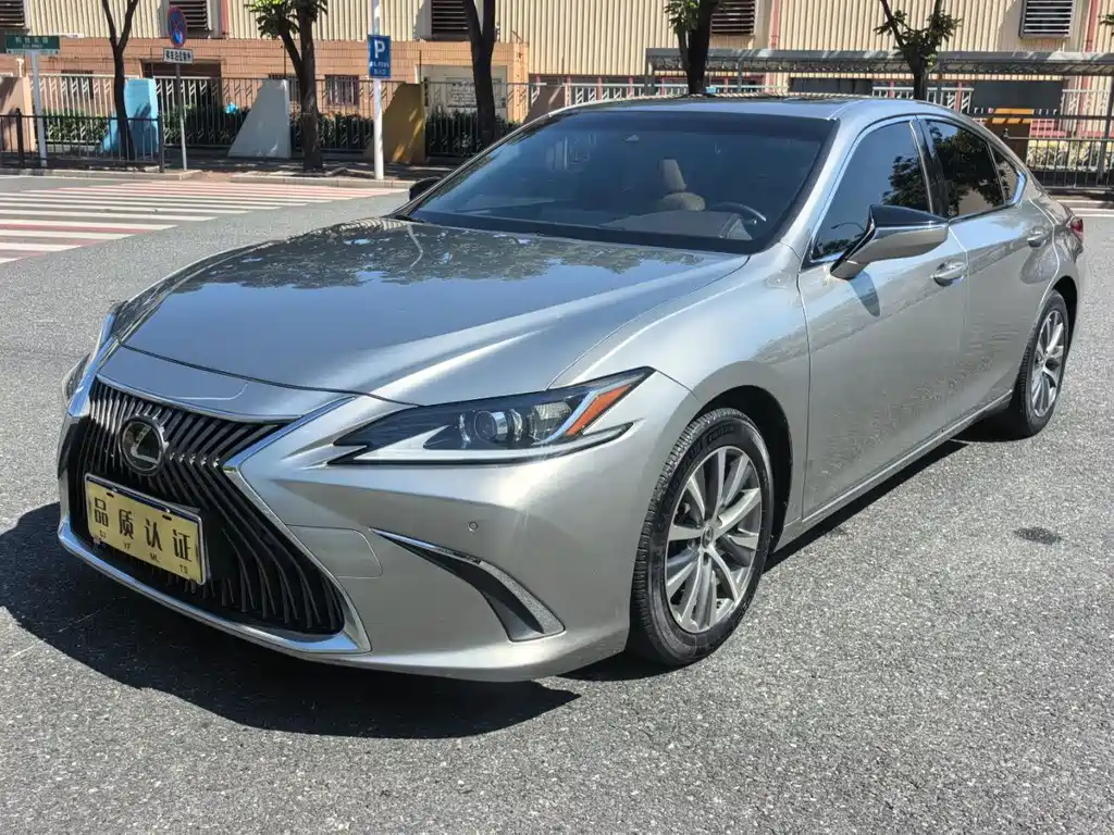 Lexus ES — фото 3