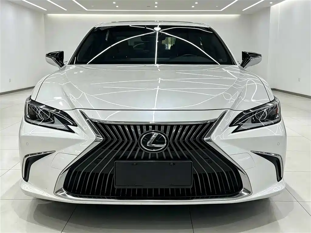 Lexus ES — фото 3