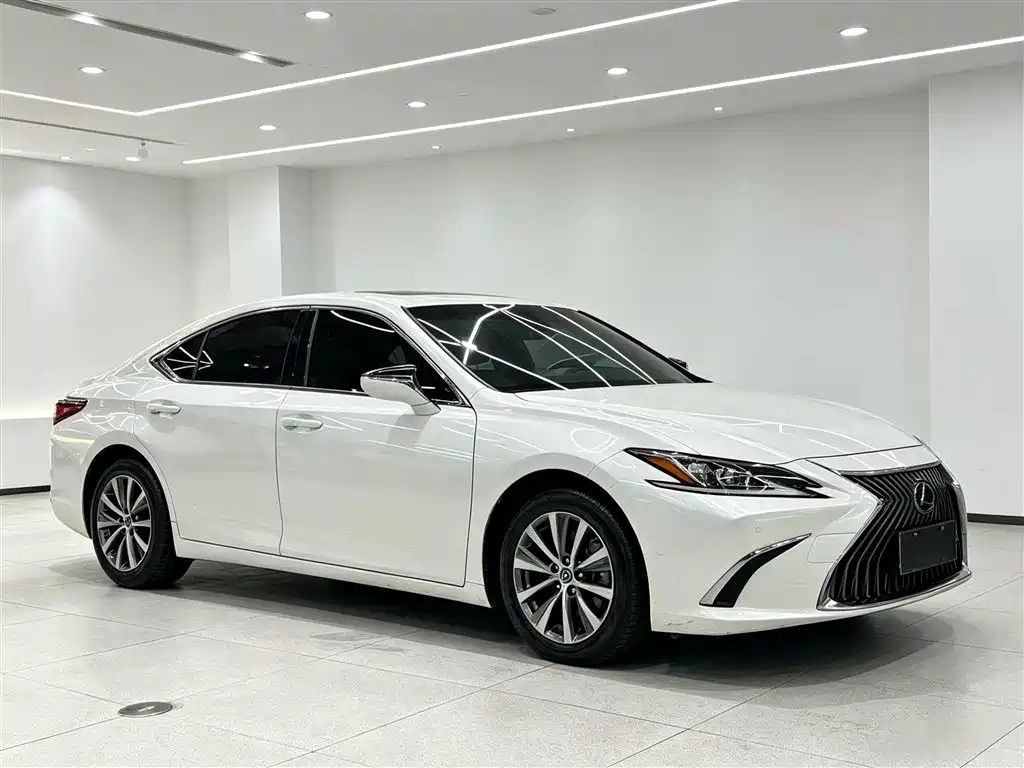 Lexus ES — фото 3