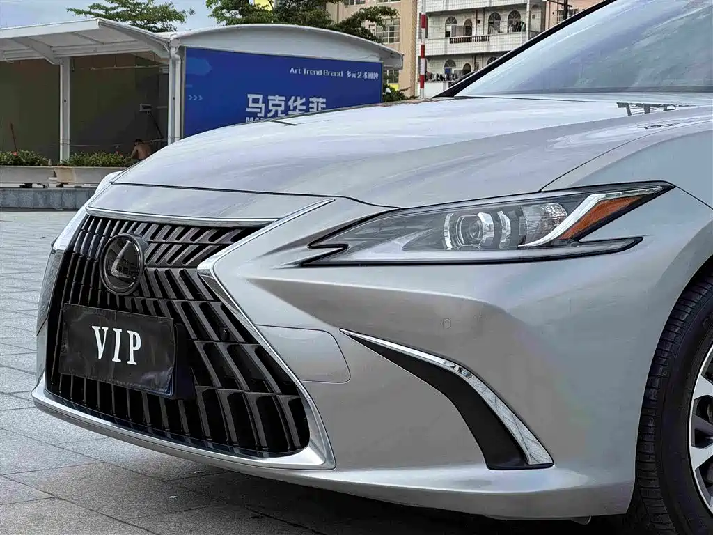 Lexus ES — фото 21