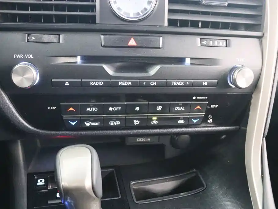 Lexus RX — фото 9