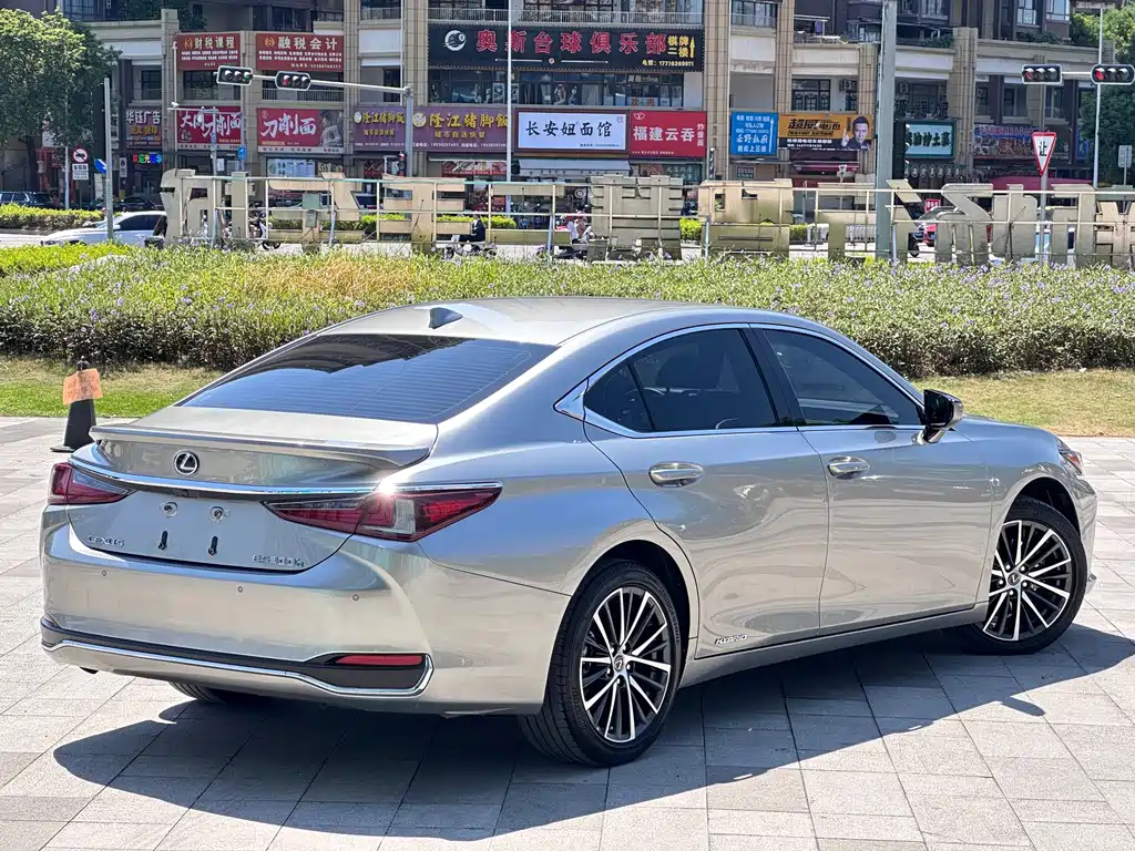 Lexus ES — фото 4