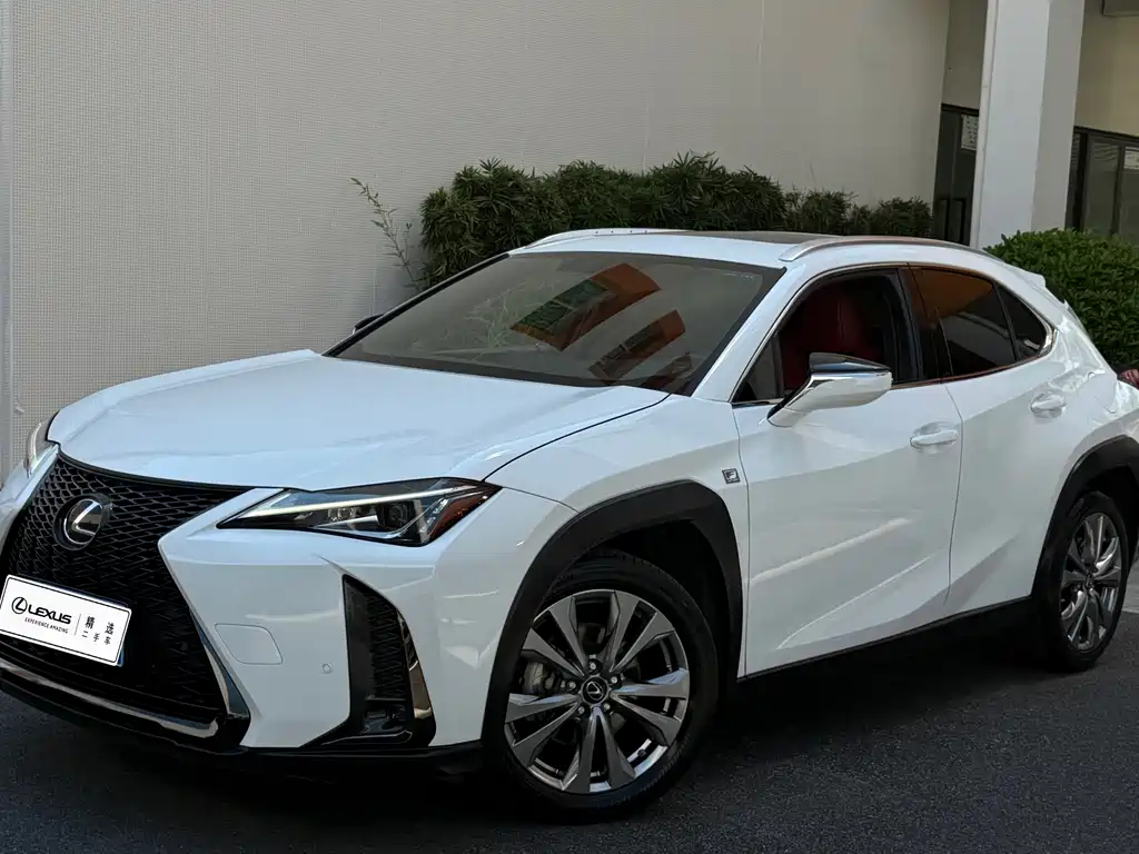 Lexus UX — фото 3