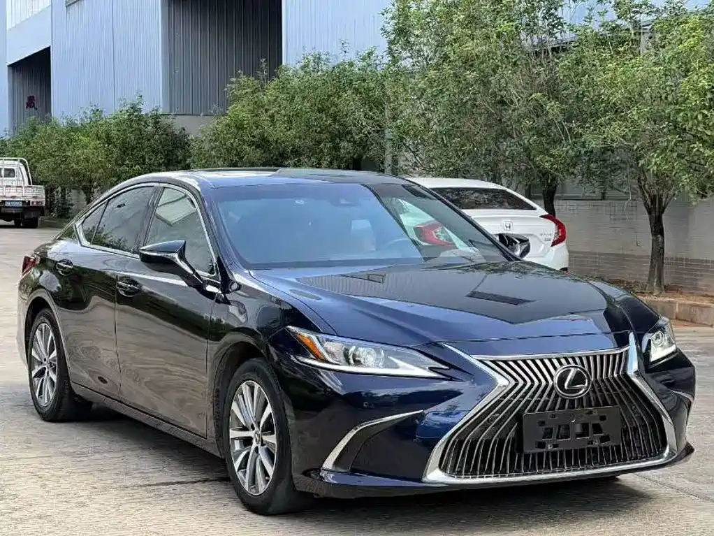 Lexus ES — фото 2