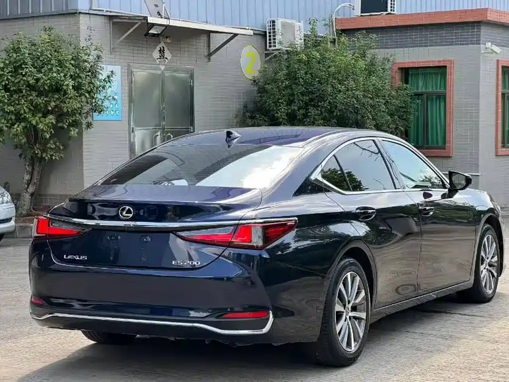 Lexus ES — фото 6
