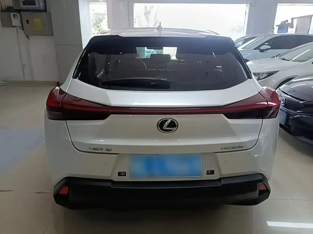 Lexus UX — фото 4
