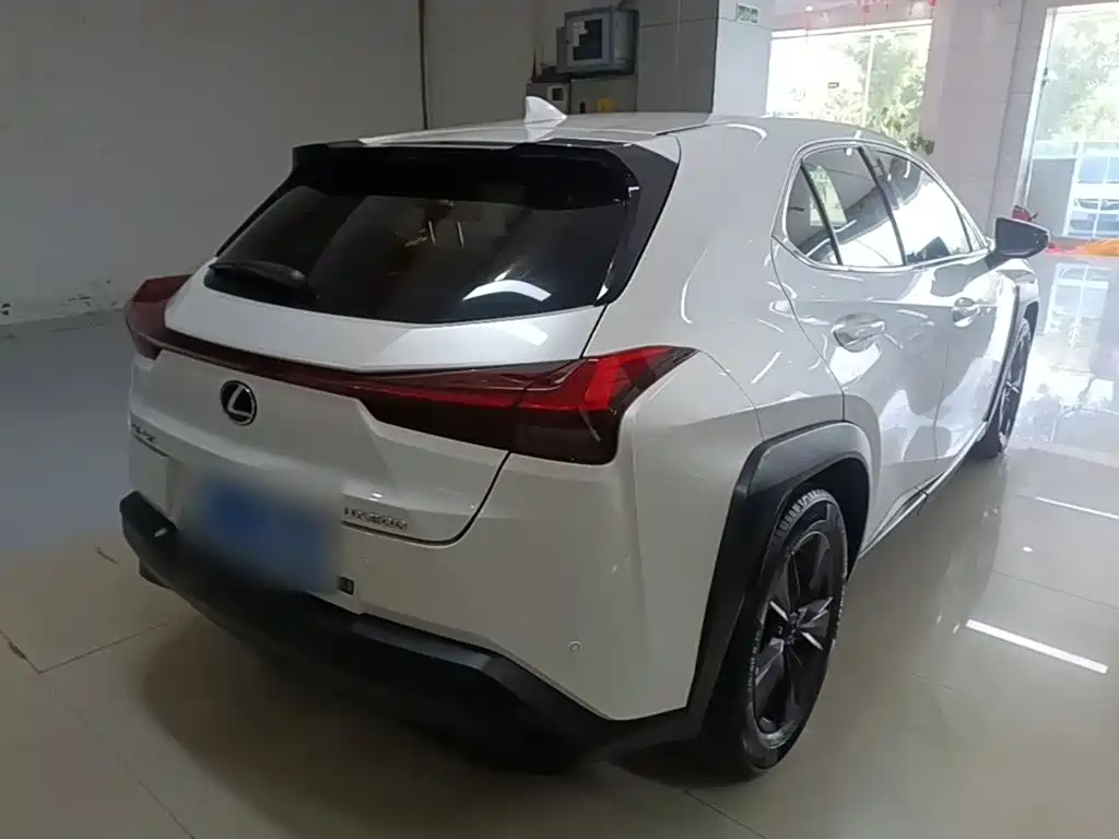 Lexus UX — фото 5