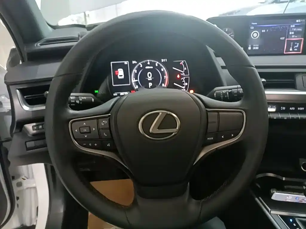 Lexus UX — фото 7