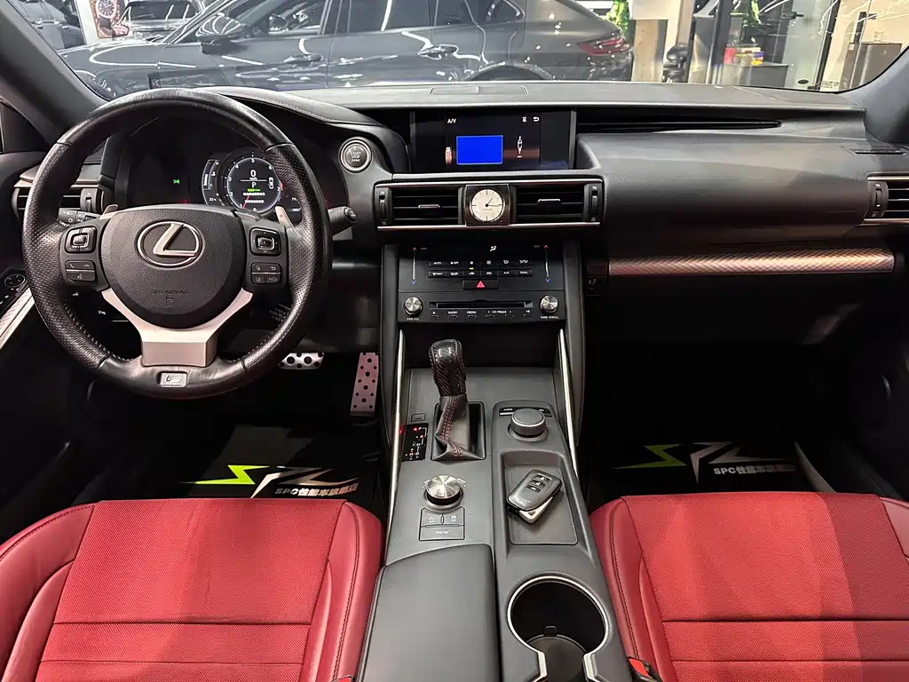 Lexus IS — фото 11