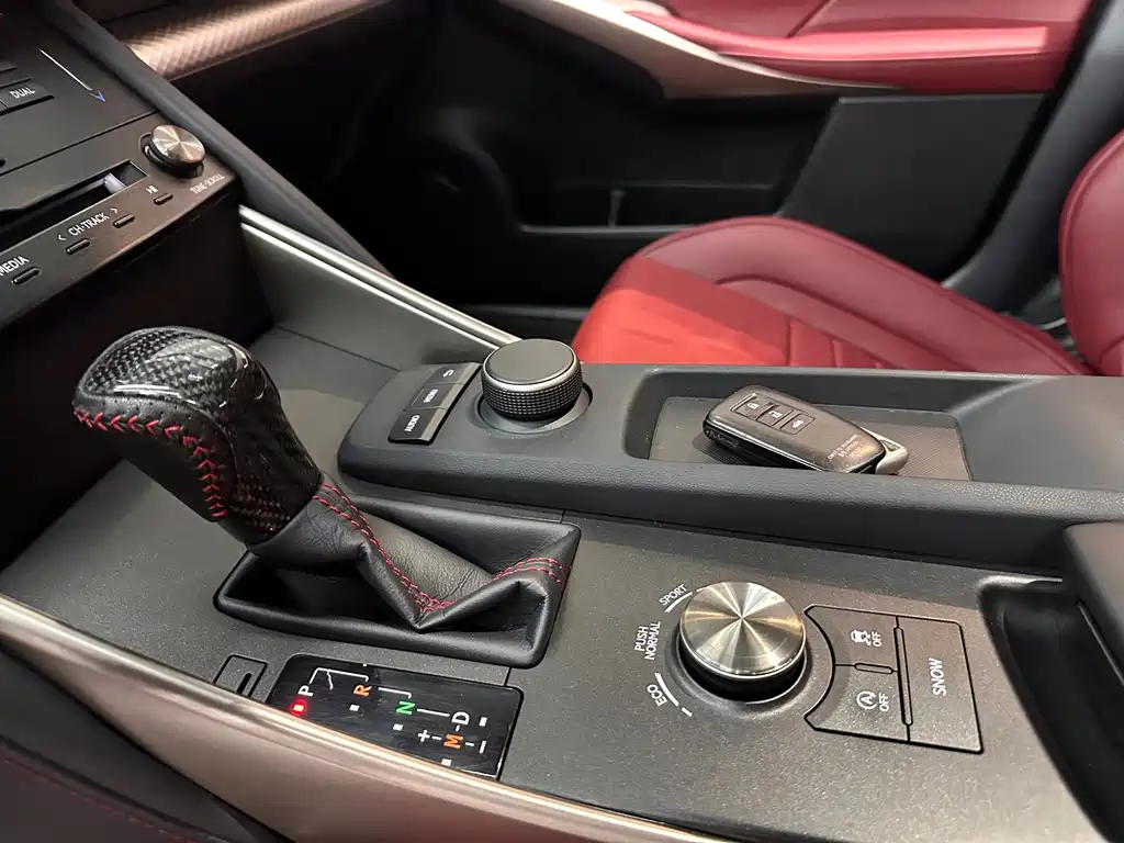 Lexus IS — фото 9