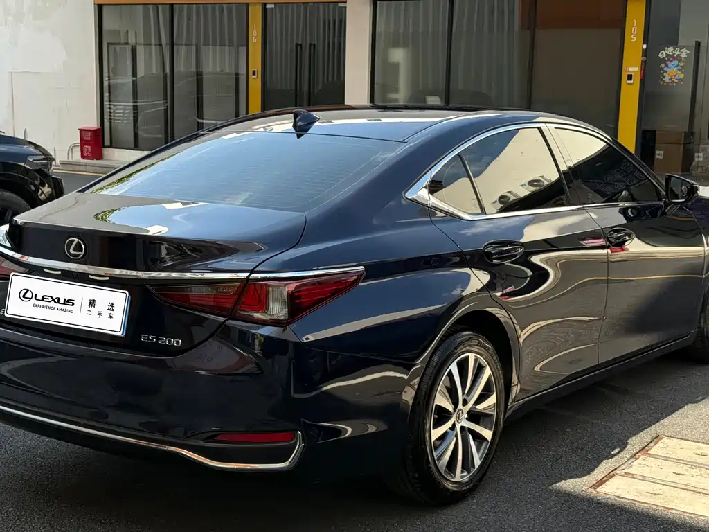 Lexus ES — фото 5