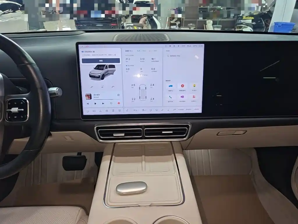 Li Auto Li L8 — фото 13
