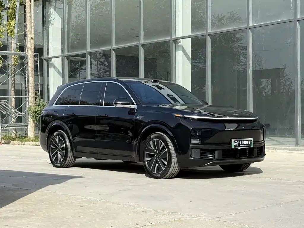 Li Auto Li L8 — фото 3