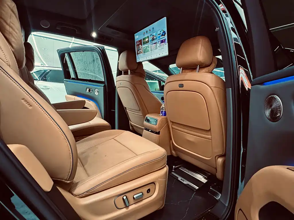 Li Auto Li i8 — фото 11