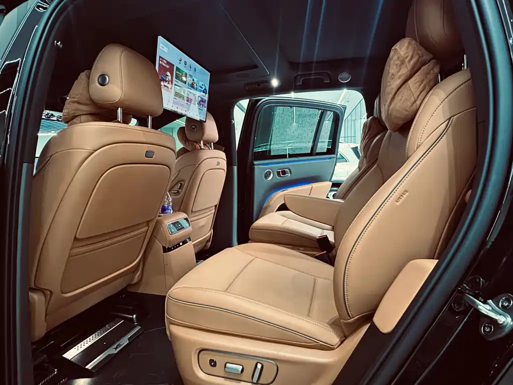 Li Auto Li i8 — фото 13