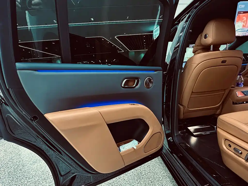 Li Auto Li i8 — фото 14