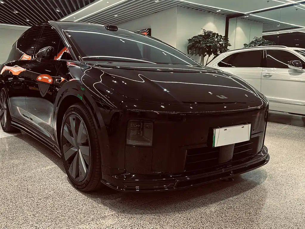 Li Auto Li i8 — фото 3