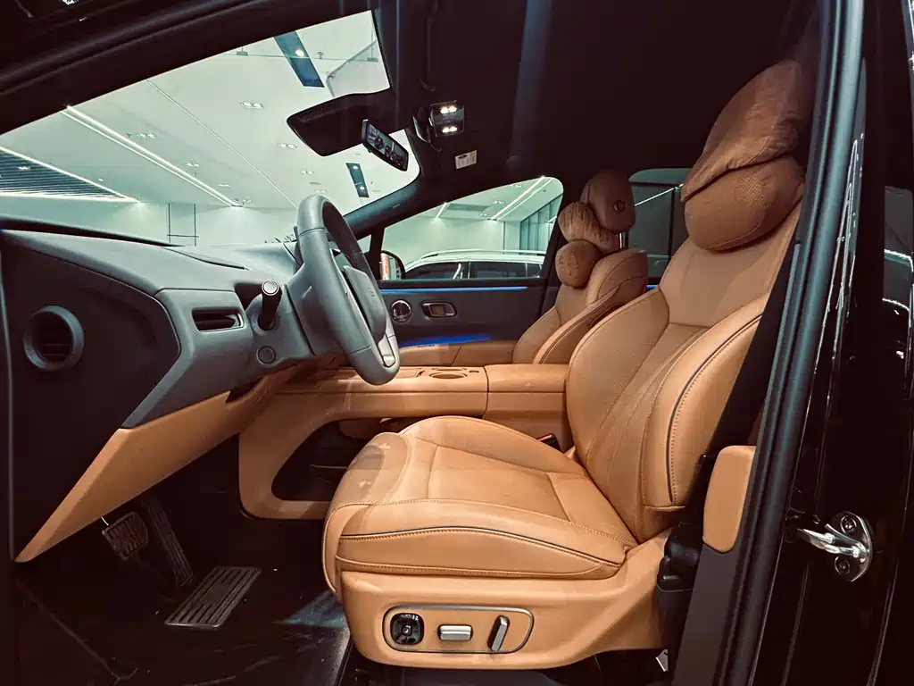 Li Auto Li i8 — фото 10