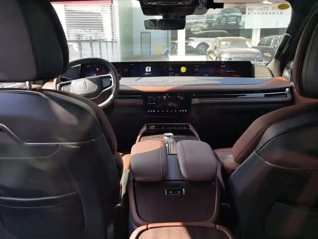 Lincoln Navigator — фото 11