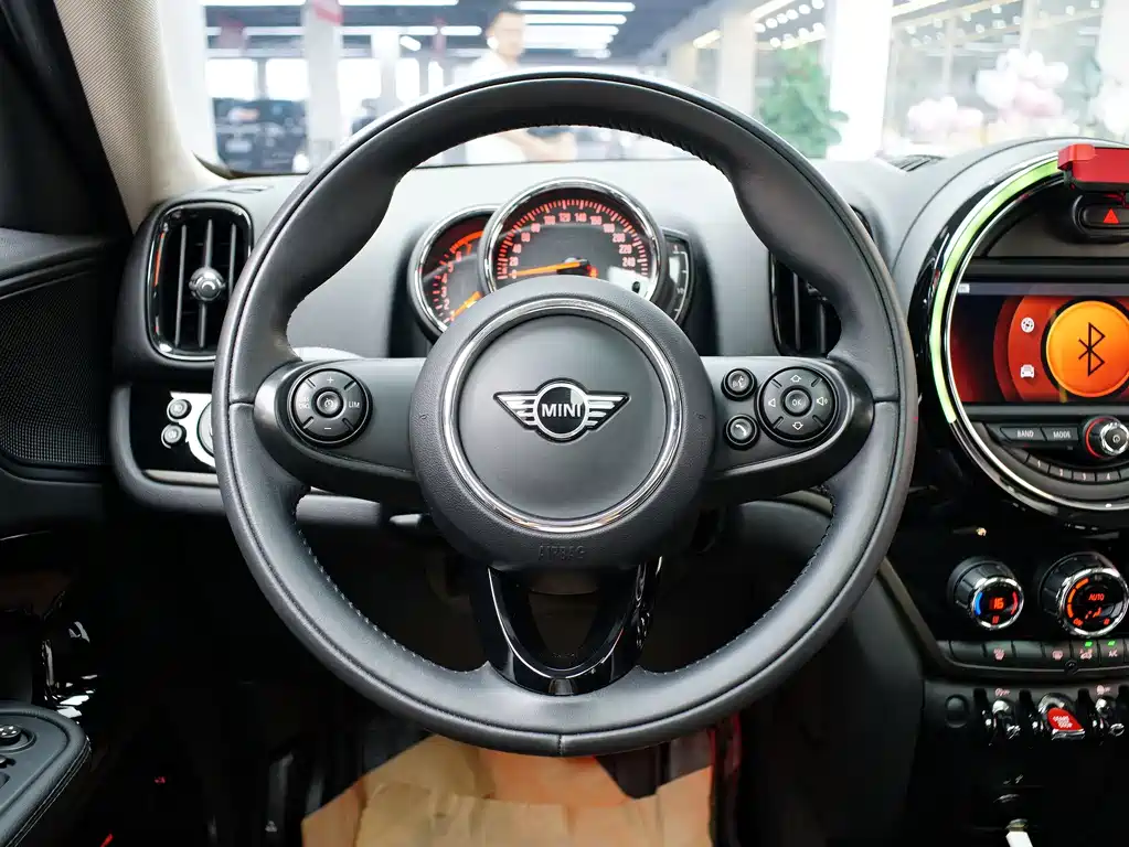 MINI Mini Countryman — фото 15
