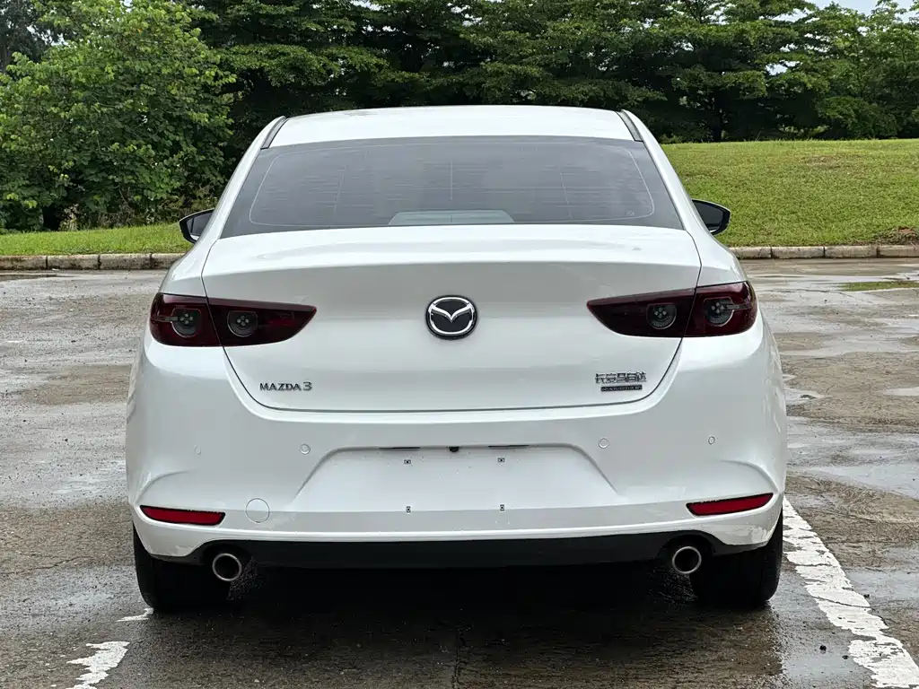 Mazda 3 Axela — фото 4