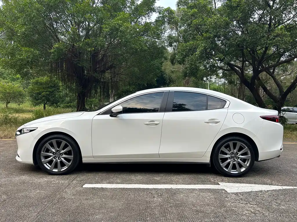 Mazda 3 Axela — фото 4