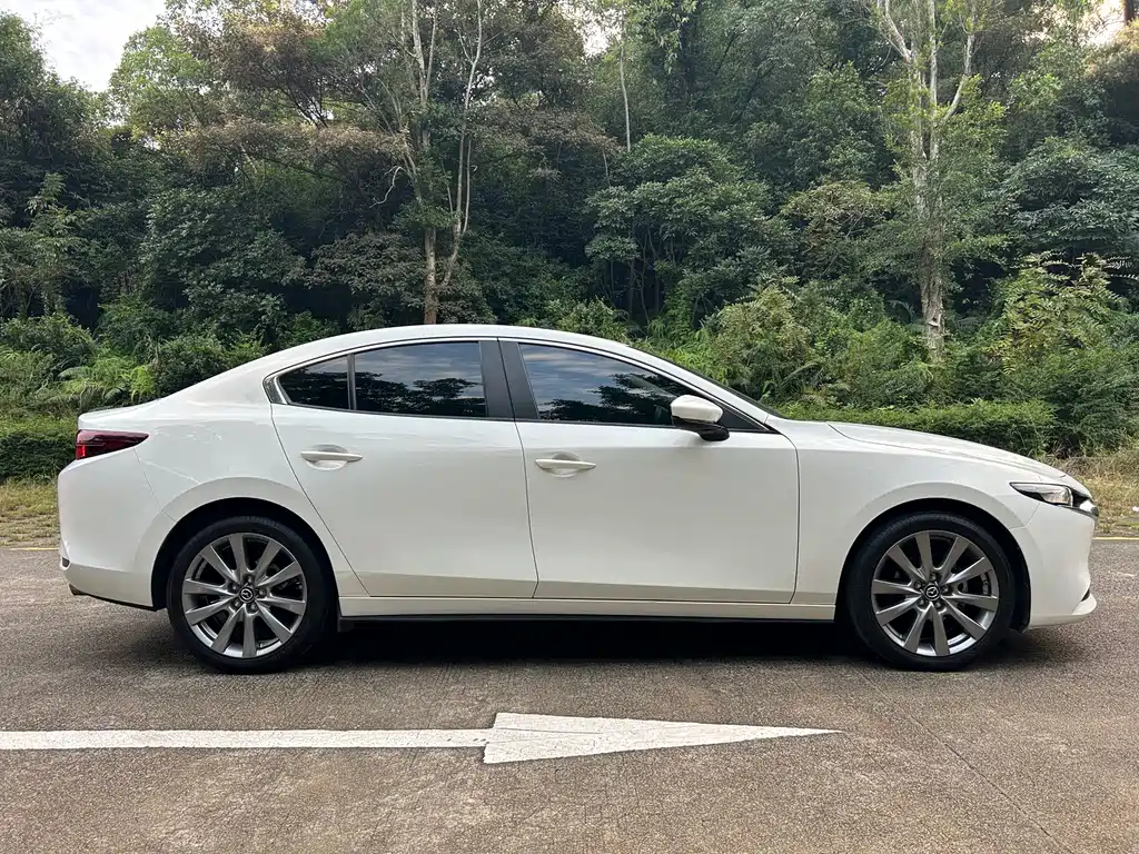 Mazda 3 Axela — фото 6