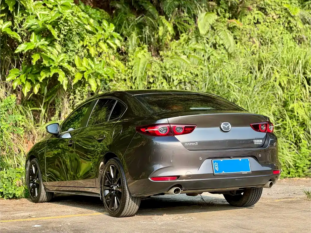 Mazda 3 Axela — фото 4