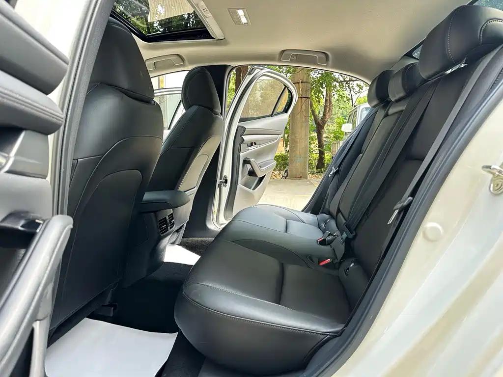 Mazda 3 Axela — фото 5
