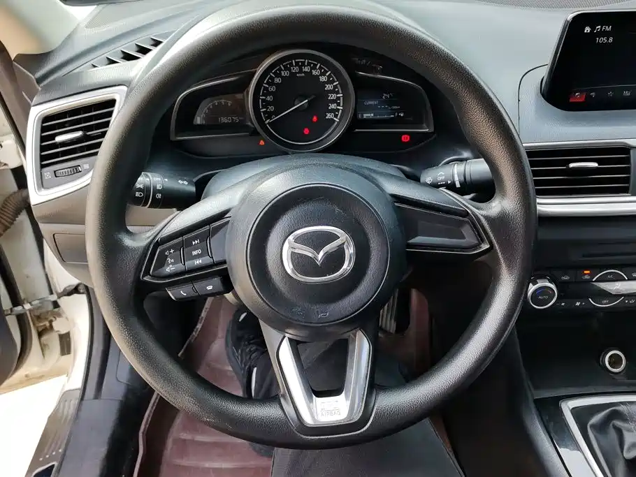 Mazda 3 Axela — фото 15