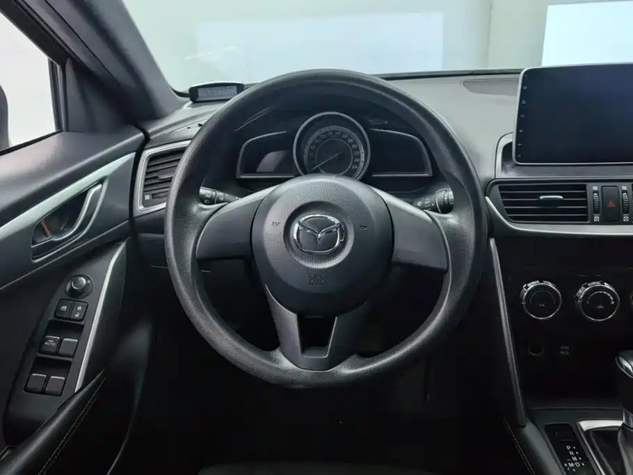Mazda CX-4 — фото 15