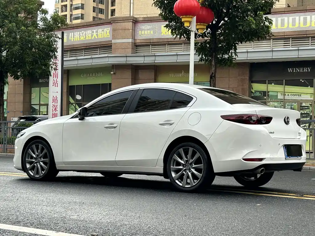 Mazda 3 Axela — фото 4