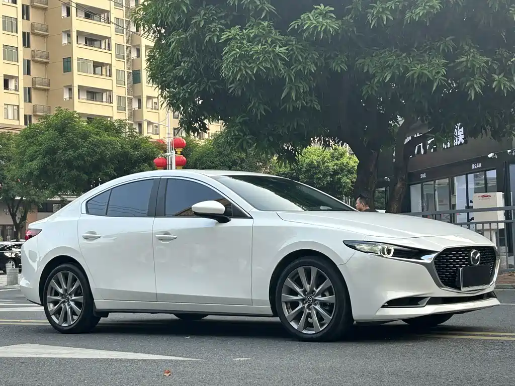 Mazda 3 Axela — фото 3