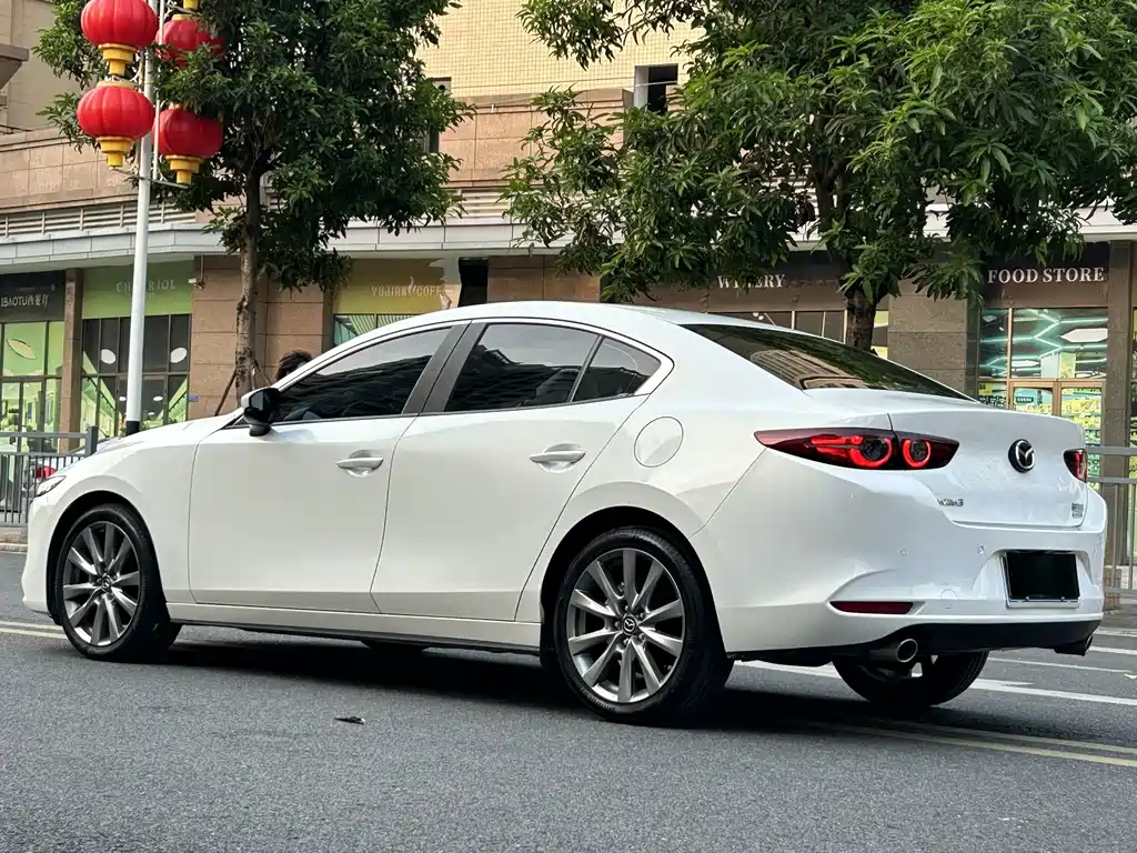 Mazda 3 Axela — фото 6
