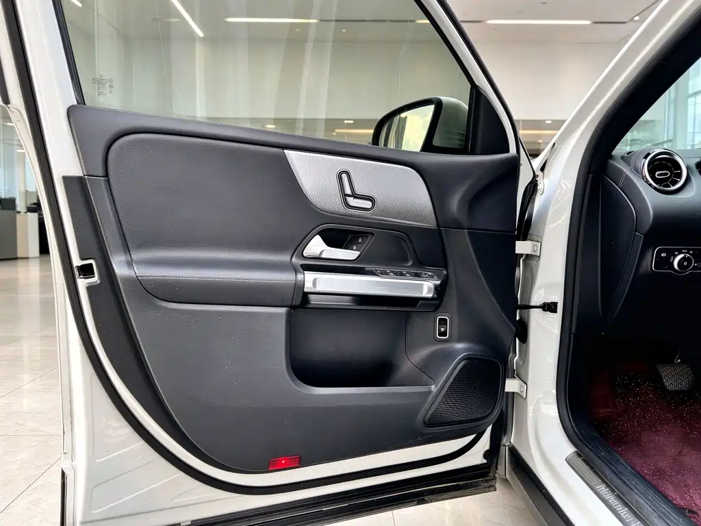 Mercedes-Benz GLB — фото 19