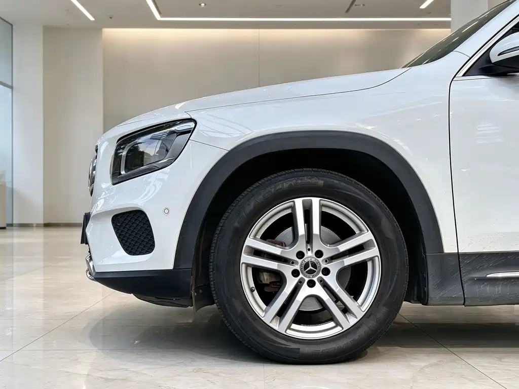 Mercedes-Benz GLB — фото 23