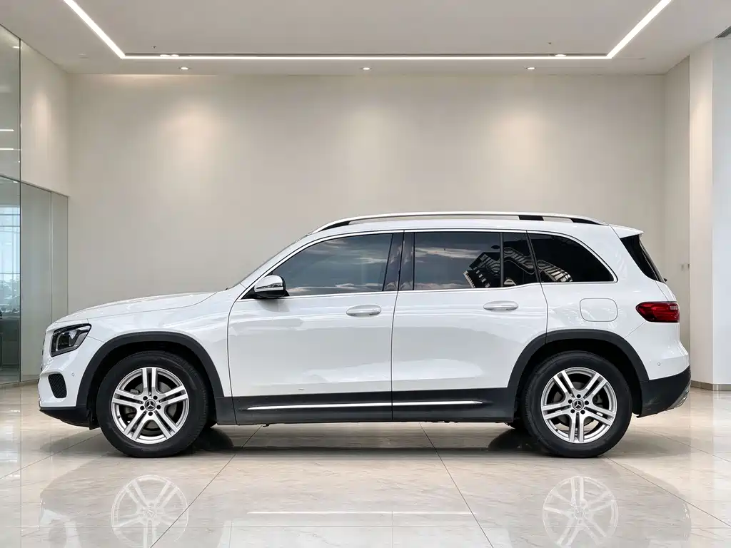 Mercedes-Benz GLB — фото 8