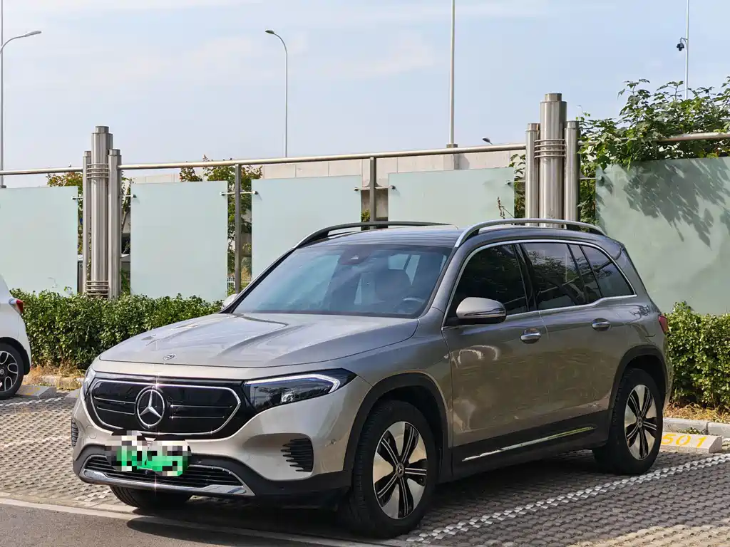 Mercedes-Benz EQB — фото 1